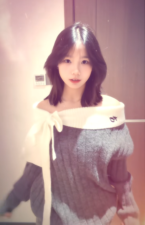 图片[2]_AI换脸又惹事抖音160万粉丝甜妹小新被传不雅视频_吃瓜站_网红黑料丨极品美女