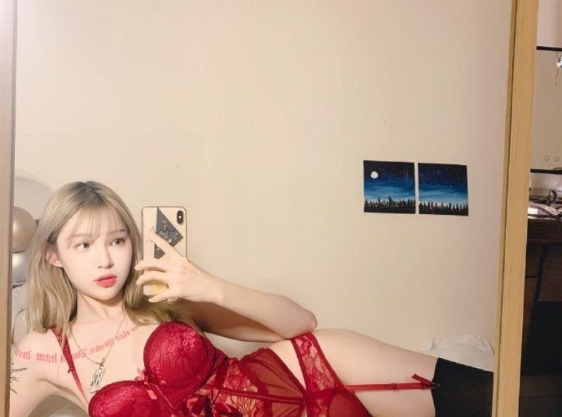 图片[2]_机车女曝瓜分手不足月上恋综网传被金主手滑放出小视频_吃瓜站_网红黑料丨极品美女