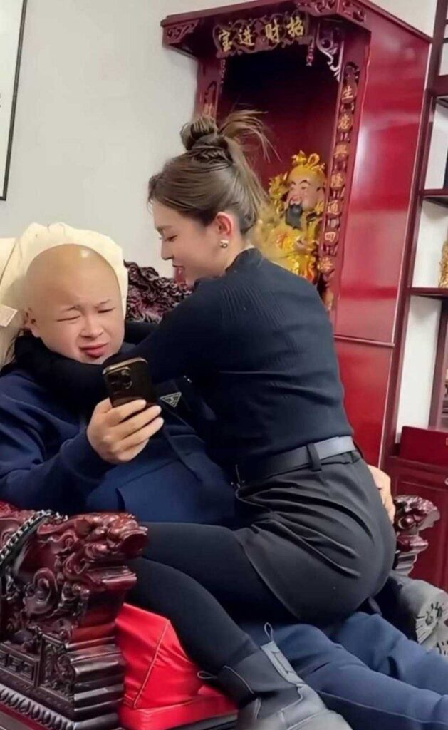 图片[2]_快手千万粉丝网红塌房始末妻子自曝家丑婚内出G女徒弟_吃瓜站_网红黑料丨极品美女