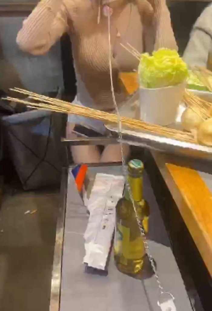 图片[3]_主人的任务新年版网传两名身着清凉女子被拉着狗链出入餐厅_吃瓜站_网红黑料丨极品美女