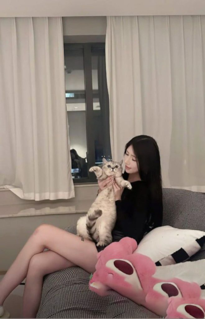 图片[2]_抖音网红umi从柬埔寨一枝花到沦落街头变乞丐_吃瓜站_网红黑料丨极品美女