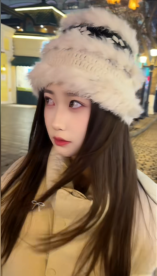 图片[2]_200万粉丝抖音网红酒店私会小怡被现男友抓包_吃瓜站_网红黑料丨极品美女