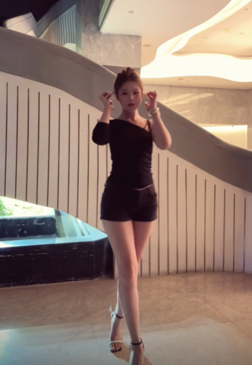 图片[2]_13万粉丝抖音擦边女柬埔寨失联超48小时_吃瓜站_网红黑料丨极品美女