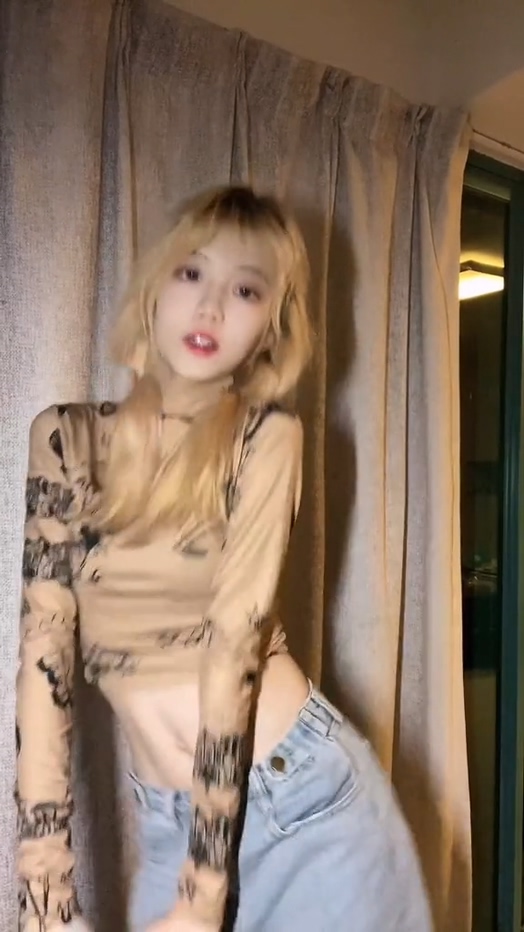 图片[2]_直播惨遭爆破大学生上演名场面_吃瓜站_网红黑料丨极品美女