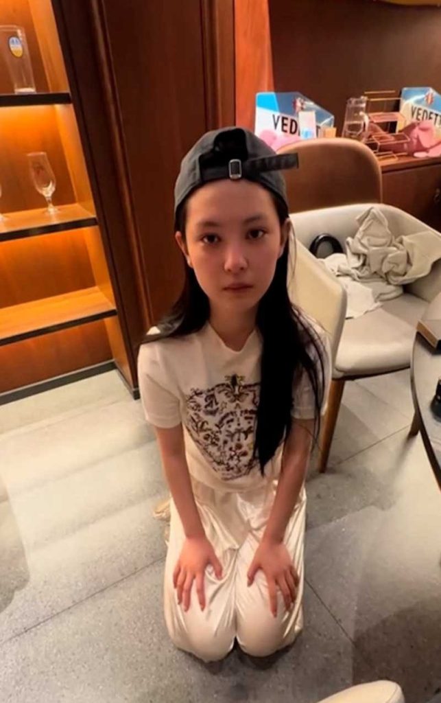 图片[2]_山东劳斯莱斯车主被绿门渣女婚内出G被抓下跪道歉_吃瓜站_网红黑料丨极品美女