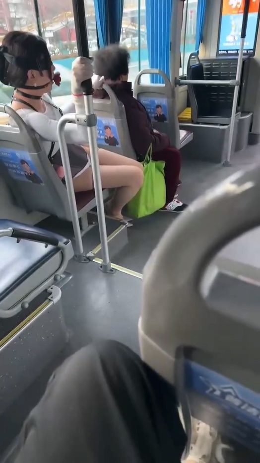 图片[2]_公交车惊现口球女大佬训练女友玩的还是太大了_吃瓜站_网红黑料丨极品美女